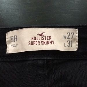 I am selling black hollister super skinny jeans.
